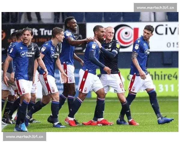 英超赛事直播精彩呈现 各大球队激烈对决抢占榜首争冠机会 英超赛事直播精彩呈现 各大球队激烈对决抢占榜首争冠机会